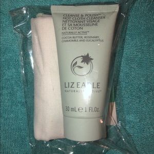 cleanse and polish hot cloth cleaner